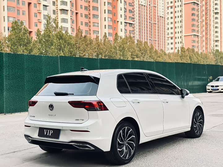 Фото 7 - Volkswagen Golf