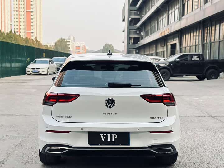 Фото 8 - Volkswagen Golf