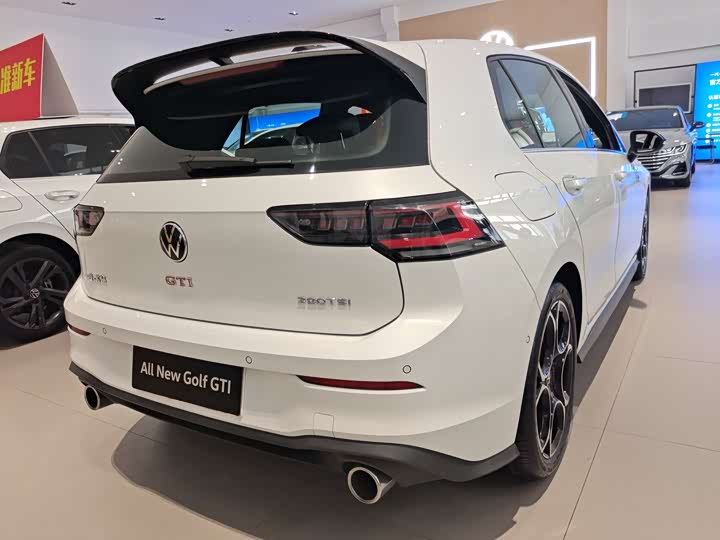 Фото 5 - Volkswagen Golf GTI