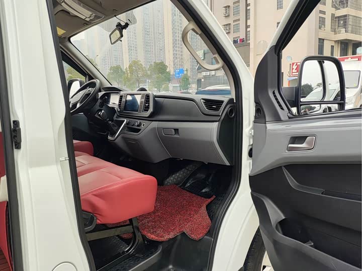 Фото 4 - Maxus V80