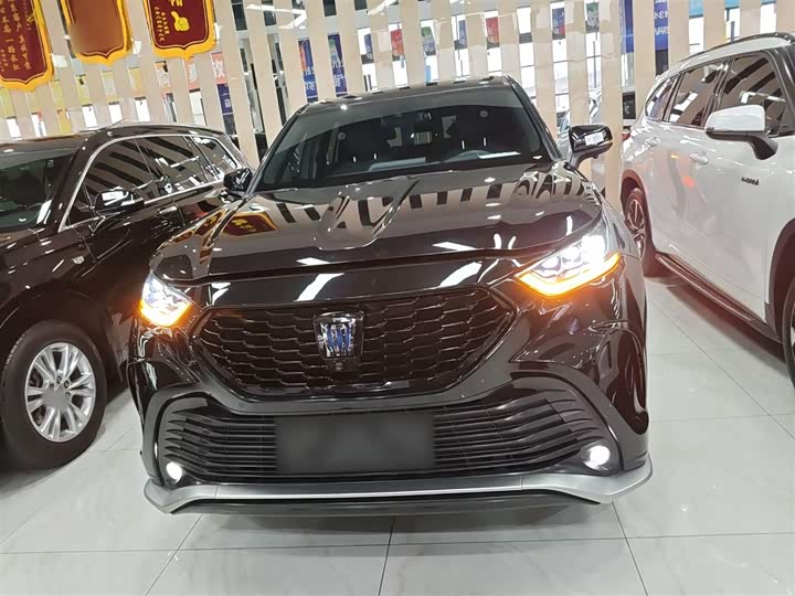 Фото 3 - Toyota Crown Kluger