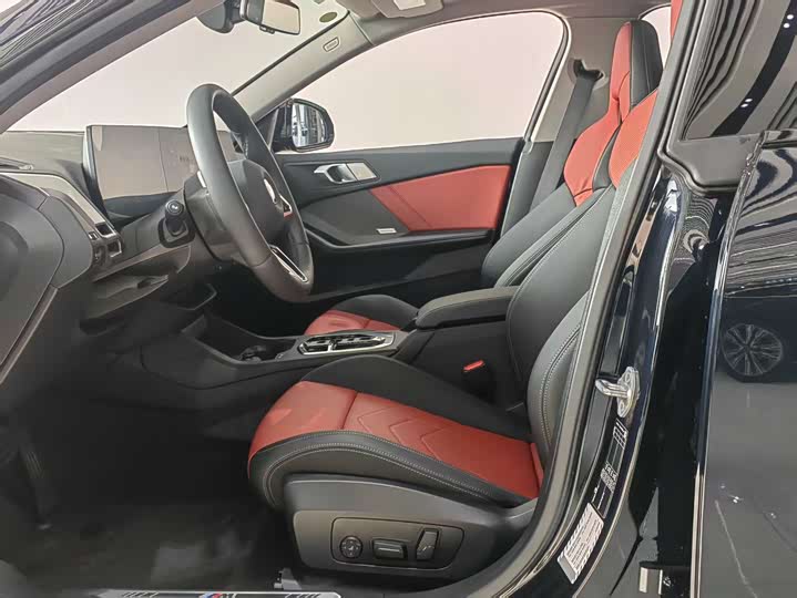 Фото 8 - BMW 2 Series