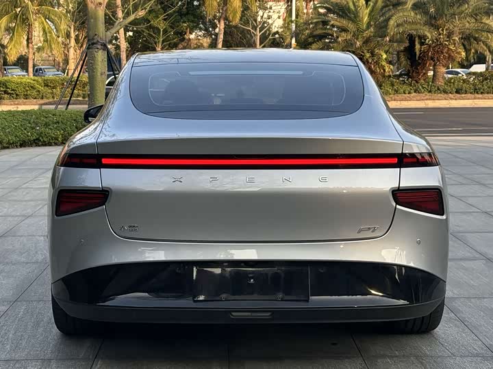 Фото 5 - XPeng P7