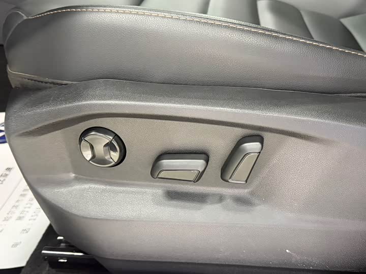 Фото 8 - Volkswagen Tharu