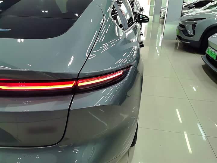 Фото 8 - Nio ET5