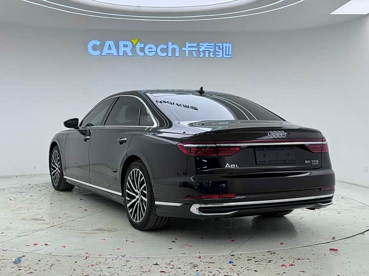 Фото 4 - Audi A8