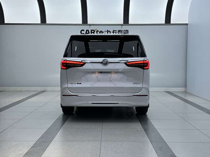 Фото 3 - Buick GL8 ES