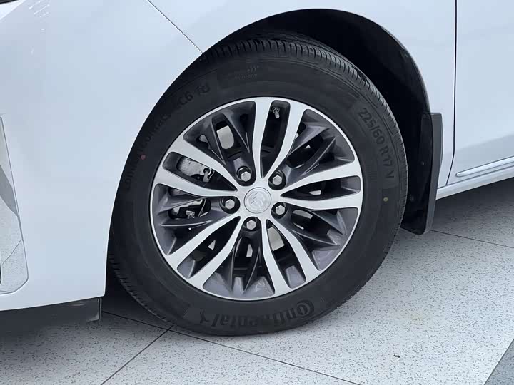 Фото 7 - Buick GL8 ES