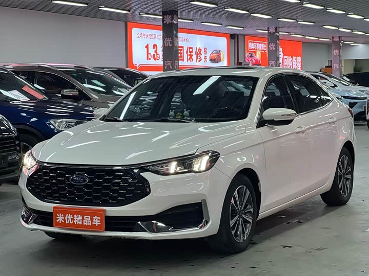 Фото 1 - Ford Escort