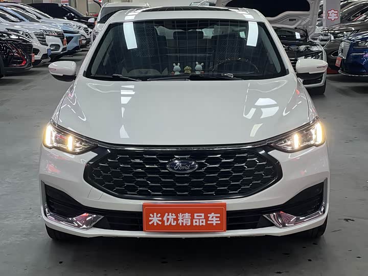 Фото 2 - Ford Escort