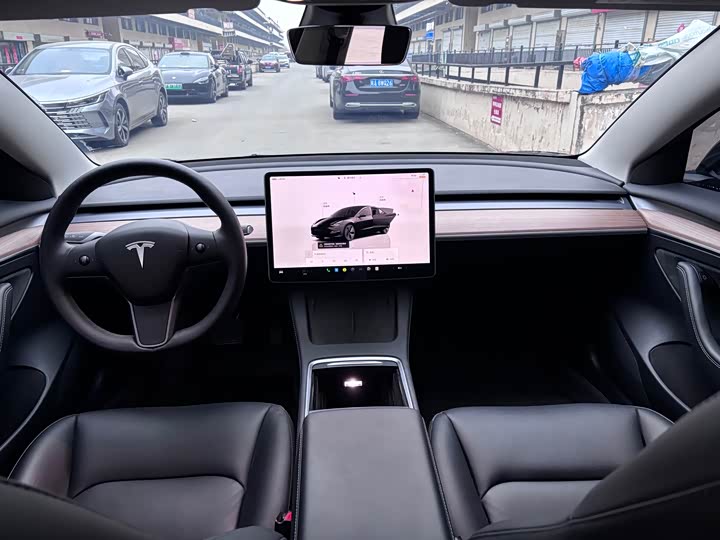 Фото 5 - Tesla Model 3