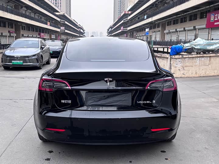 Фото 7 - Tesla Model 3