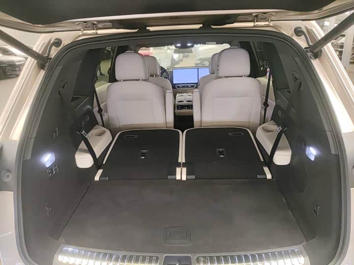 Фото 8 - LiXiang L8