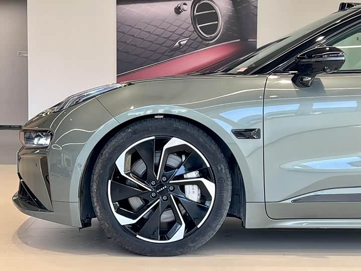 Фото 5 - Zeekr 001