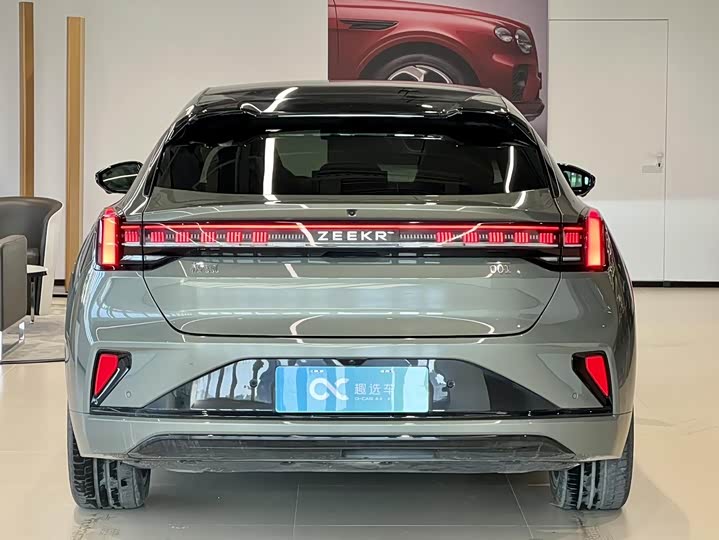 Фото 6 - Zeekr 001