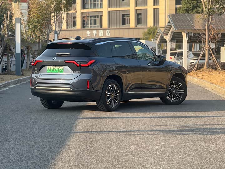 Фото 2 - Nio ES6