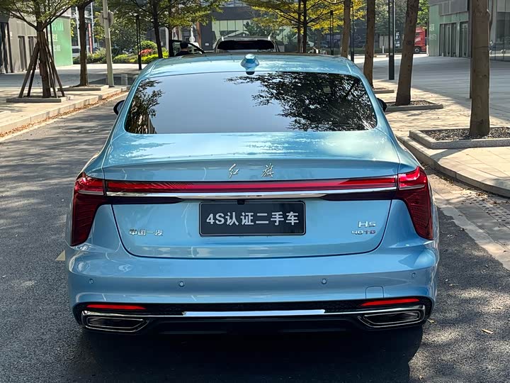 Фото 6 - Hongqi H5