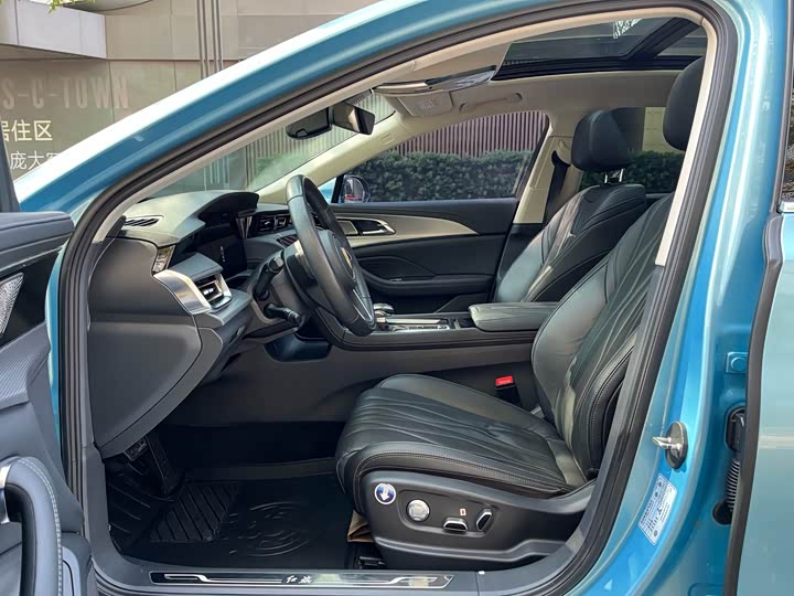 Фото 8 - Hongqi H5