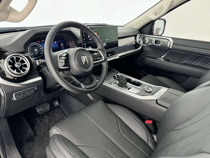 Фото 3 - Tank 400 Hybrid