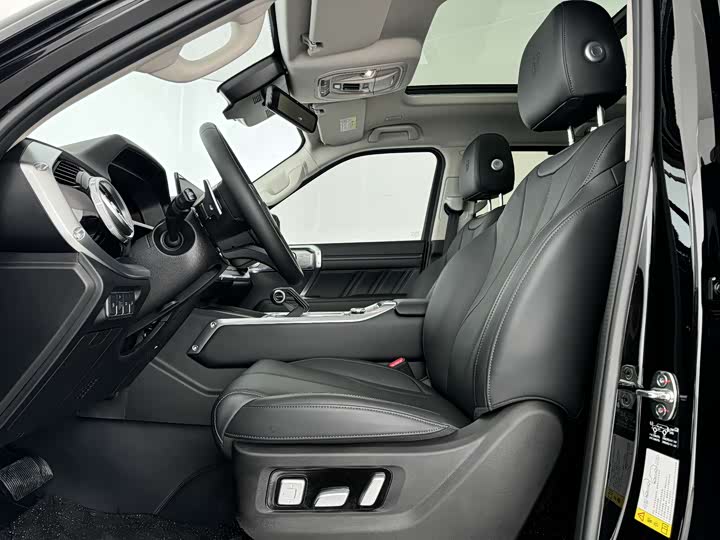 Фото 4 - Tank 400 Hybrid