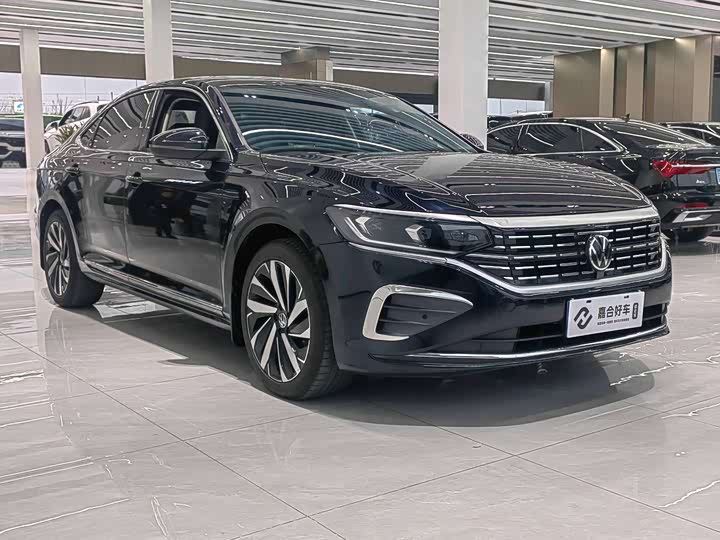 Фото 3 - Volkswagen Passat