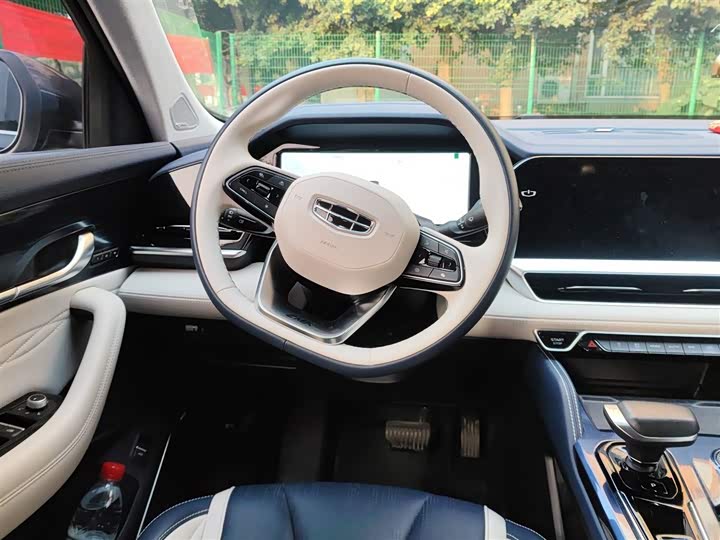 Фото 3 - Geely Monjaro