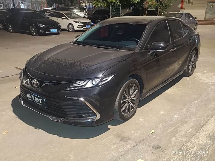 Фото 1 - Toyota Camry
