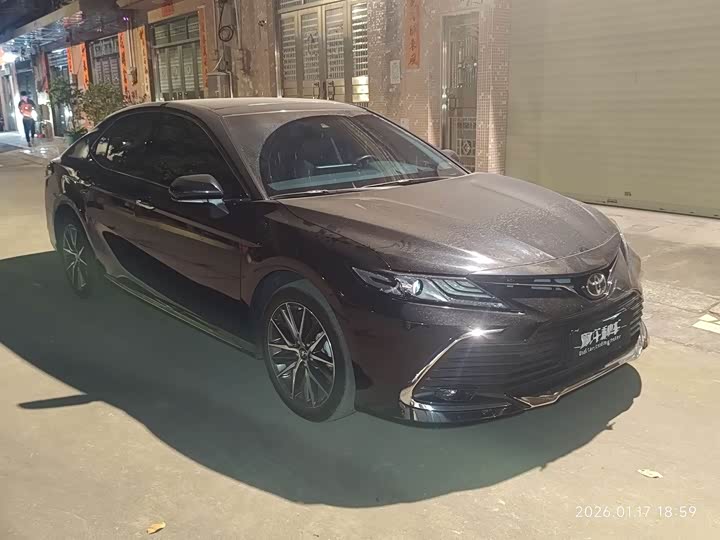 Фото 3 - Toyota Camry