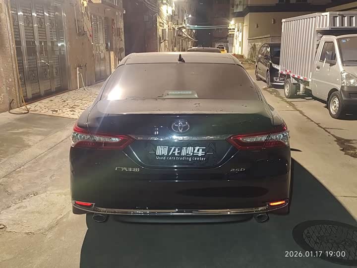 Фото 4 - Toyota Camry