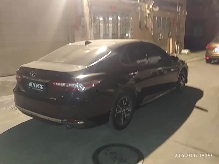 Фото 6 - Toyota Camry