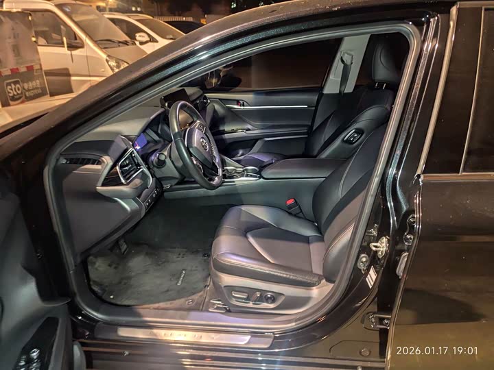 Фото 9 - Toyota Camry