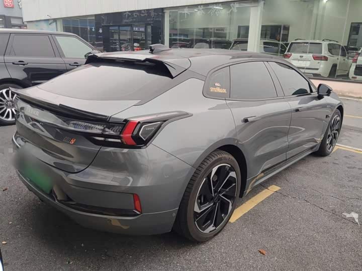 Фото 7 - Zeekr 001