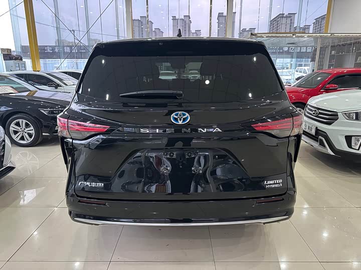 Фото 6 - Toyota Sienna