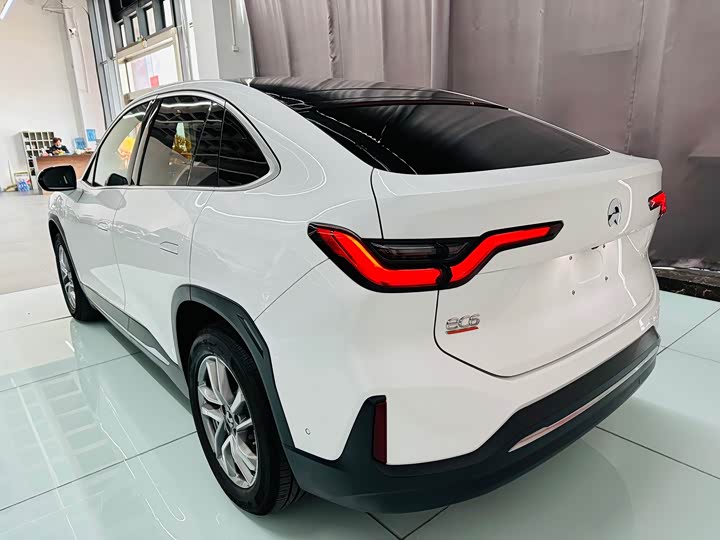 Фото 4 - Nio EC6