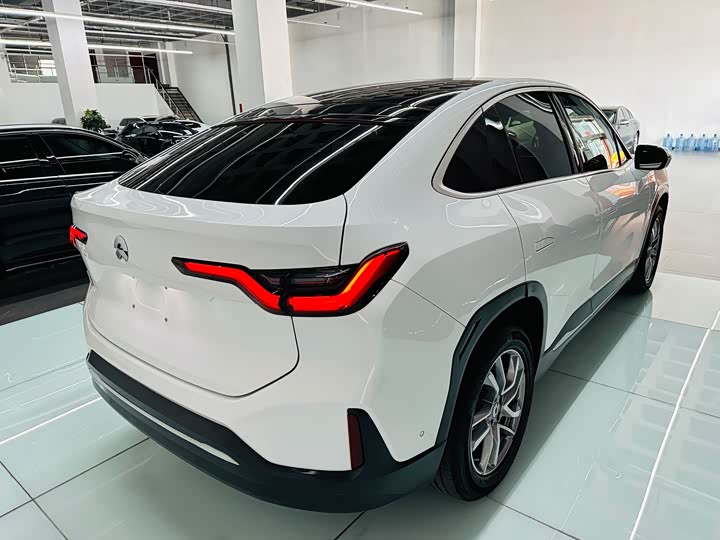 Фото 6 - Nio EC6