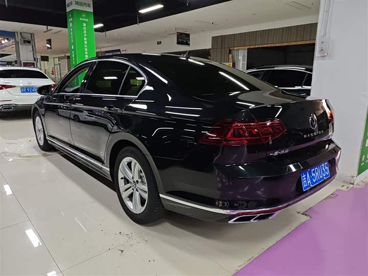 Фото 5 - Volkswagen Magotan