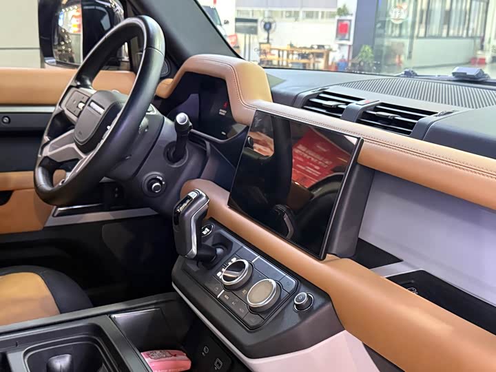 Фото 6 - Land Rover Defender