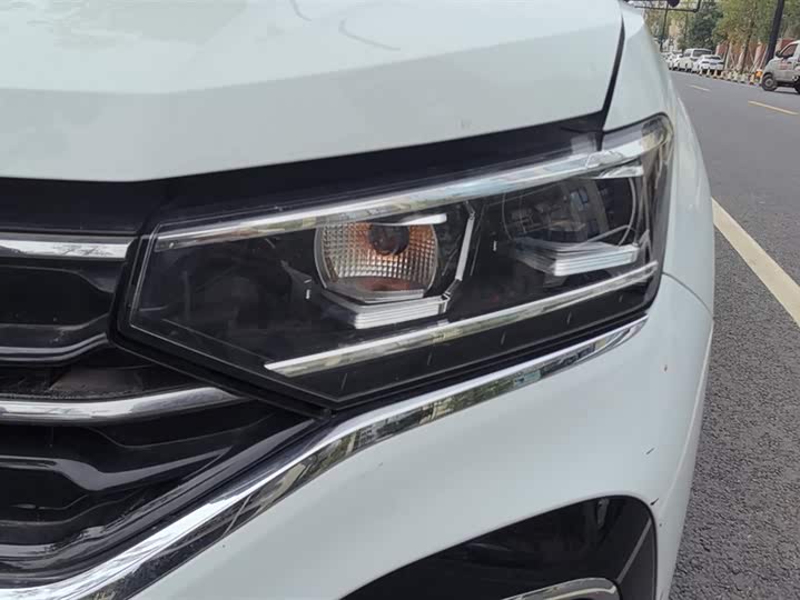 Фото 5 - Volkswagen Tayron X