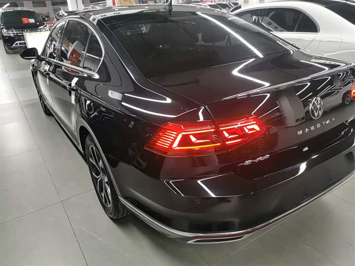 Фото 5 - Volkswagen Magotan