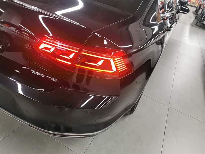 Фото 8 - Volkswagen Magotan