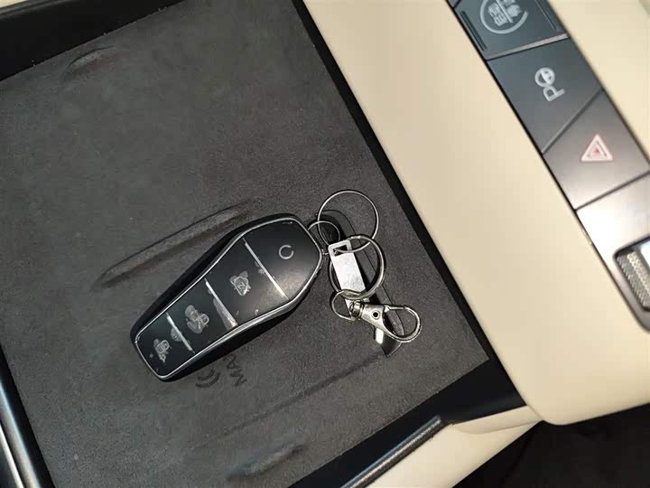 Фото 9 - BYD Qin L