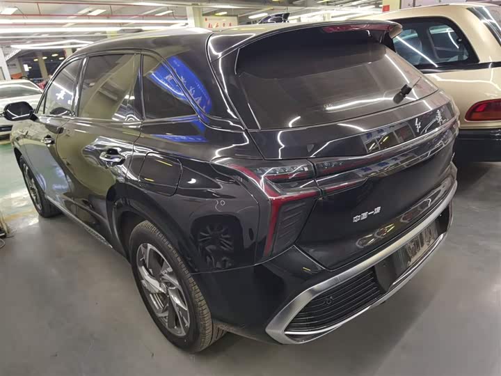 Фото 5 - Hongqi HS3 Hybrid
