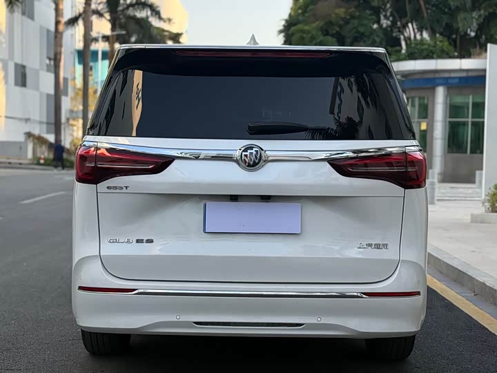 Фото 8 - Buick GL8 ES