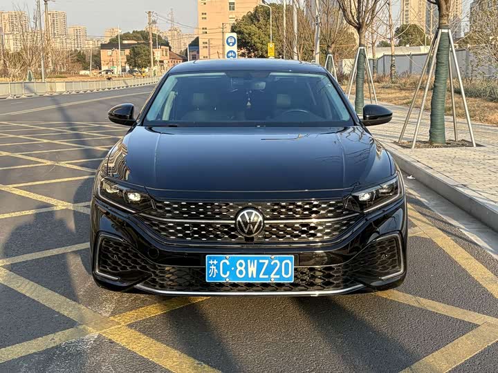 Фото 1 - Volkswagen Passat