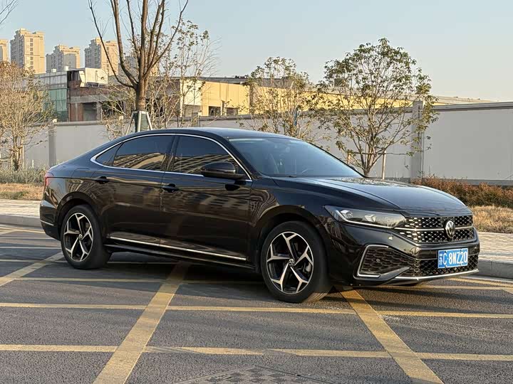 Фото 2 - Volkswagen Passat