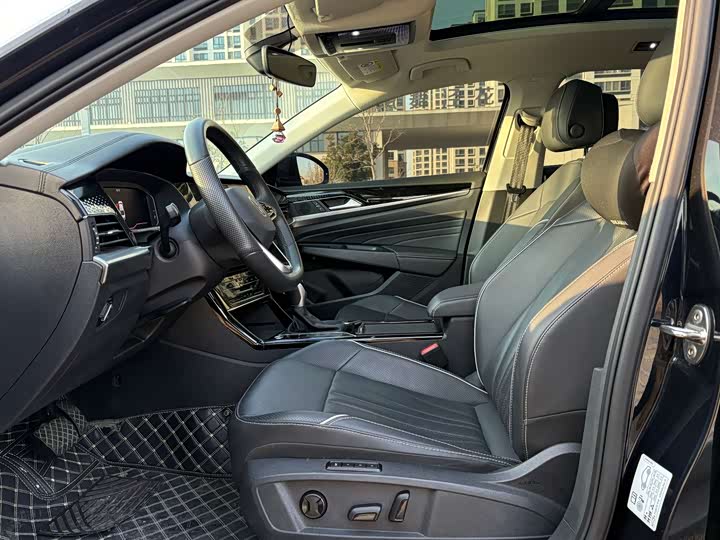 Фото 4 - Volkswagen Passat