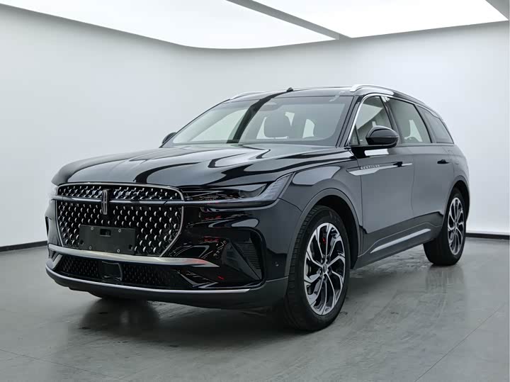 Фото 1 - Lincoln Nautilus