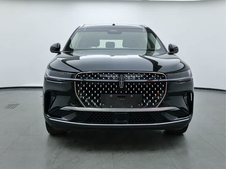 Фото 2 - Lincoln Nautilus