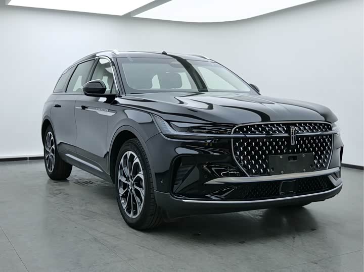 Фото 3 - Lincoln Nautilus