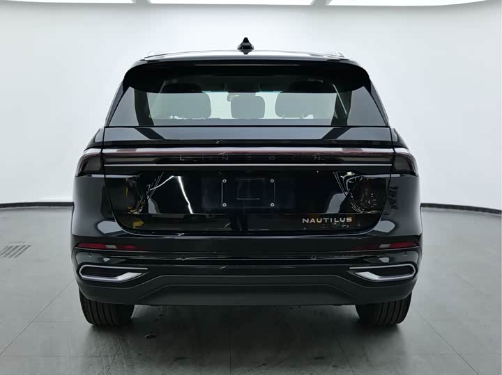 Фото 5 - Lincoln Nautilus